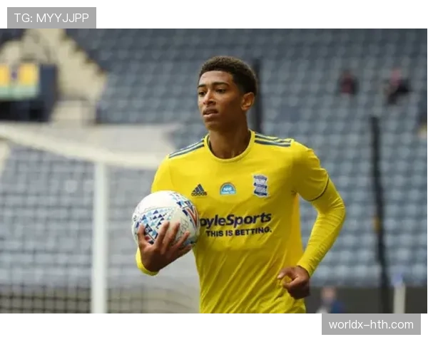 贝林厄姆荣膺德甲最佳球员称号,卓越表现备受瞩目 贝林厄姆荣膺德甲最佳球员称号,卓越表现备受瞩目