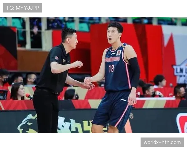 沙尔克队激战中彰显顽强斗志与出色战术执行力