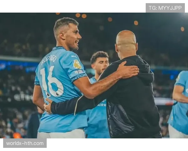 曼城队友盛赞罗德里：稳健核心化身精神领袖，助力球队冲击冠军