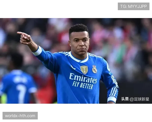 姆巴佩领衔双前锋战术重塑法甲格局,新赛季争冠形势再起波澜 姆巴佩领衔双前锋战术重塑法甲格局,新赛季争冠形势再起波澜