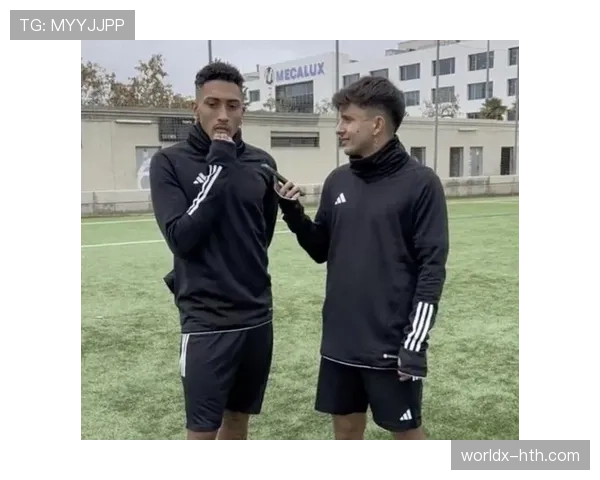 拉菲尼亚家庭生活近况曝光,展现赛场外真实一面