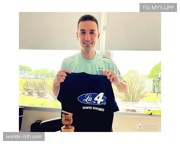 斯卡洛尼执教风格解析:战术纪律与团队协作如何体现 斯卡洛尼执教风格解析:战术纪律与团队协作如何体现