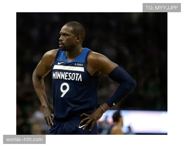 卢尔·邓无球跑动制造空位，防守韧性仍影响比赛节奏